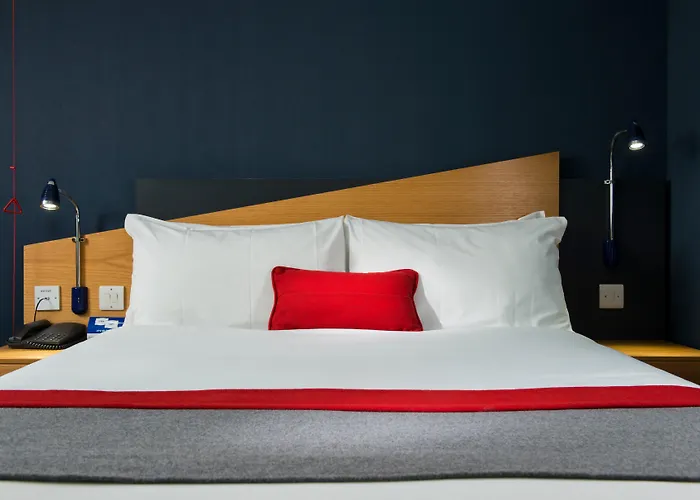 Holiday Inn Express Taunton East By Ihg